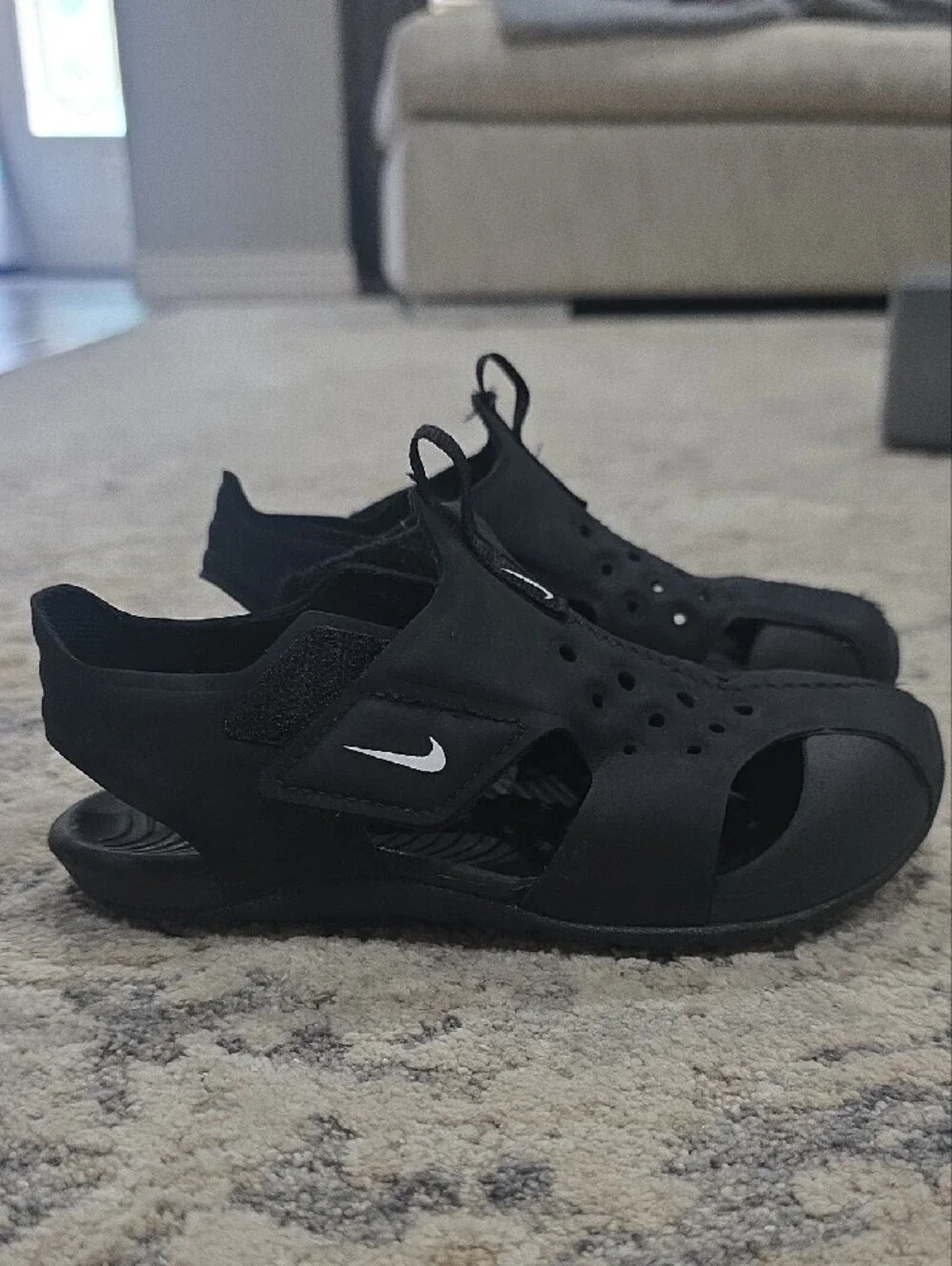 Nike Kids Black Water Shoes, size 10c
